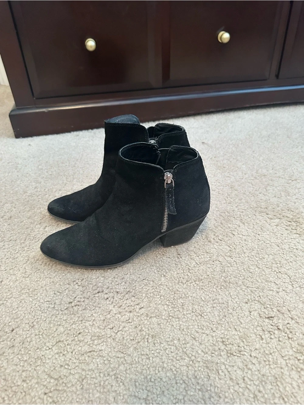 Frye classic black